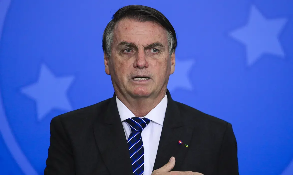 Moraes vota para tornar Bolsonaro e mais sete acusados em réus por tentativa de golpe de Estado
