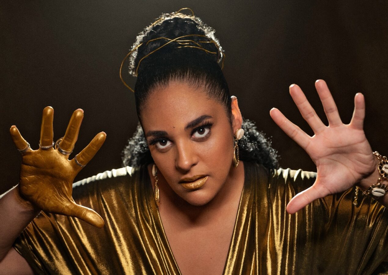 Loca como tu Madre Centro recebe Luna Vitrolira em noite de poesia, música e lançamento literário