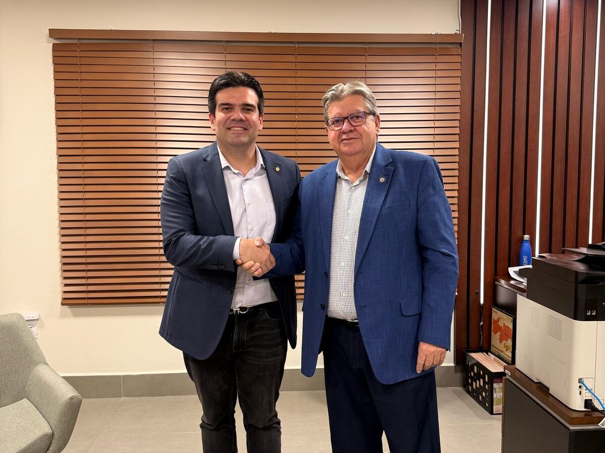 Deputado Eduardo Carneiro se reúne com João Azevêdo para tratar de ações administrativas das regiões da Paraíba e articulações visando 2026