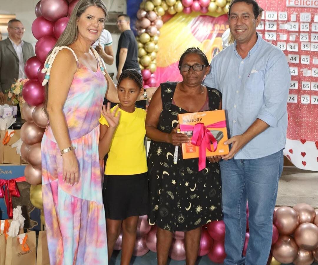 HOMENAGEM: Prefeitura de Lucena promove comemoração do Dia das Mães com apresentações e sorteio de brindes