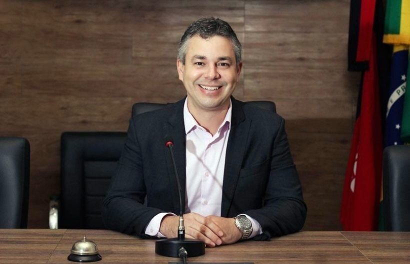 Em nota, prefeito André Coutinho nega acusações e reafirma compromisso com transparência e ética na administração pública