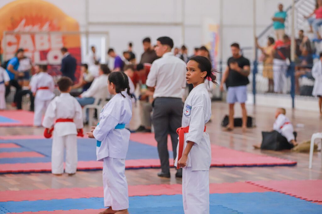 Cabedelo recebe mais de 600 atletas no Brasileiro de Karatê 2025