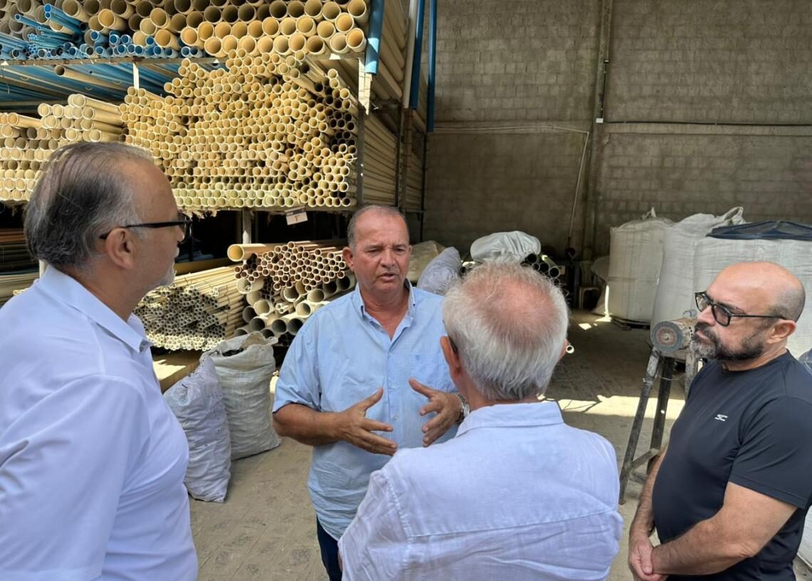 Cícero Lucena é recepcionado por Carlos Magno e lideranças em Itapororoca