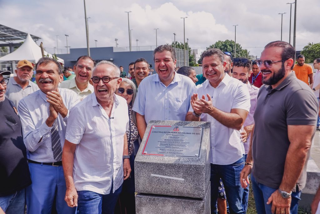 Cícero Lucena entrega Feira Livre do Colinas do Sul, unindo comércio, lazer e cultura
