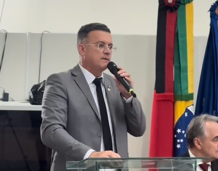 “Ele arregou”, diz deputado após imprensa divulgar possível reunião por ligação entre Lula e Trump