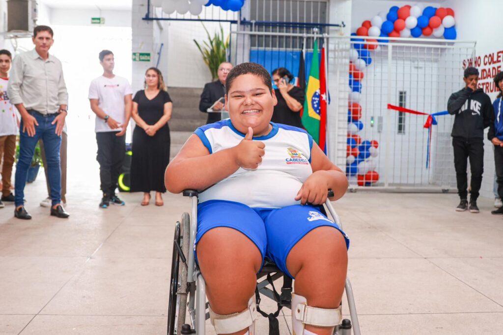 Cabedelo inova com a instalação de plataforma elevatória na Escola Paulino Siqueira