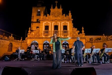 Público prestigia abertura da Festa Literária do Extremo Oriental, que segue até domingo (26)