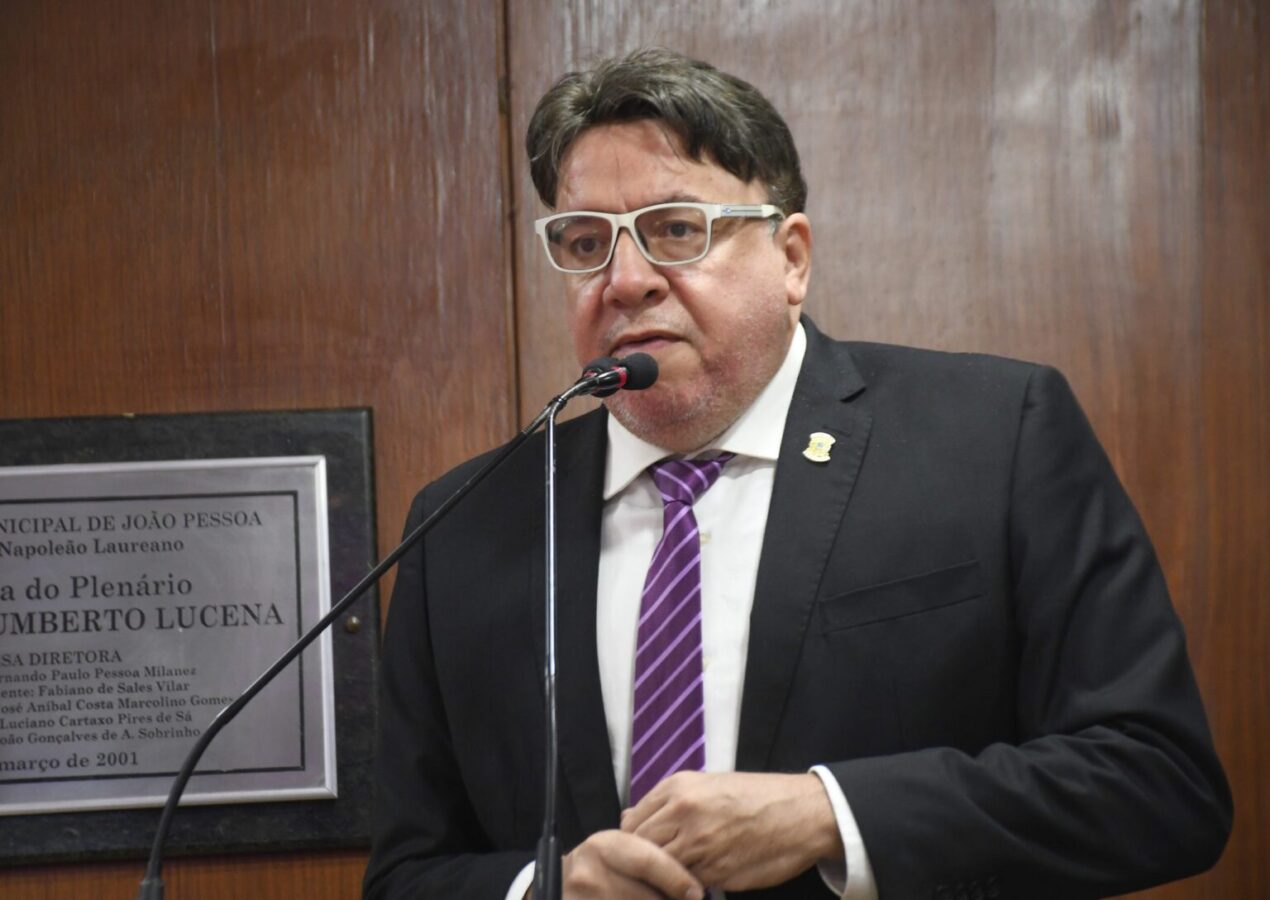 Guguinha cobra fiscalização imediata nos postos de João Pessoa para garantir redução de 4,9% no preço da gasolina