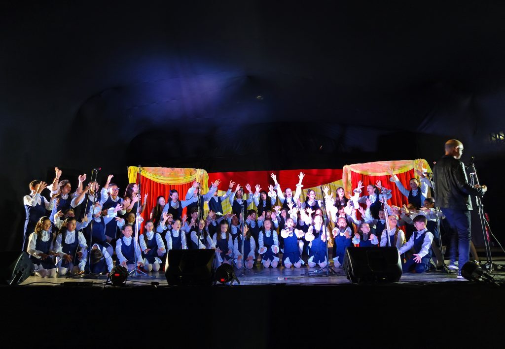 Auto de Natal emociona o público que cantou junto, no Largo da Gameleira