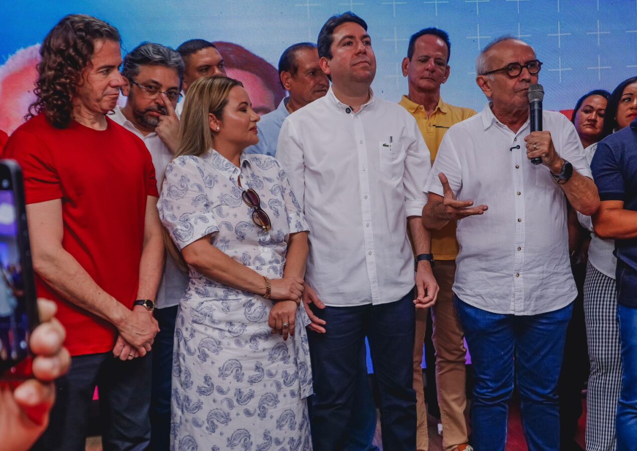 Vice-presidente da ALPB, Felipe Leitão, e prefeita de Bayeux, Tacyana Leitão, anunciam apoio à candidatura de Cícero Lucena