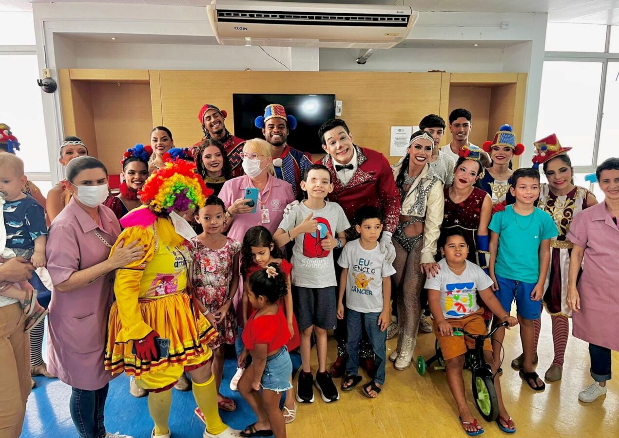 Circo Kroner leva magia e emoção ao Hospital Napoleão Laureano em João Pessoa