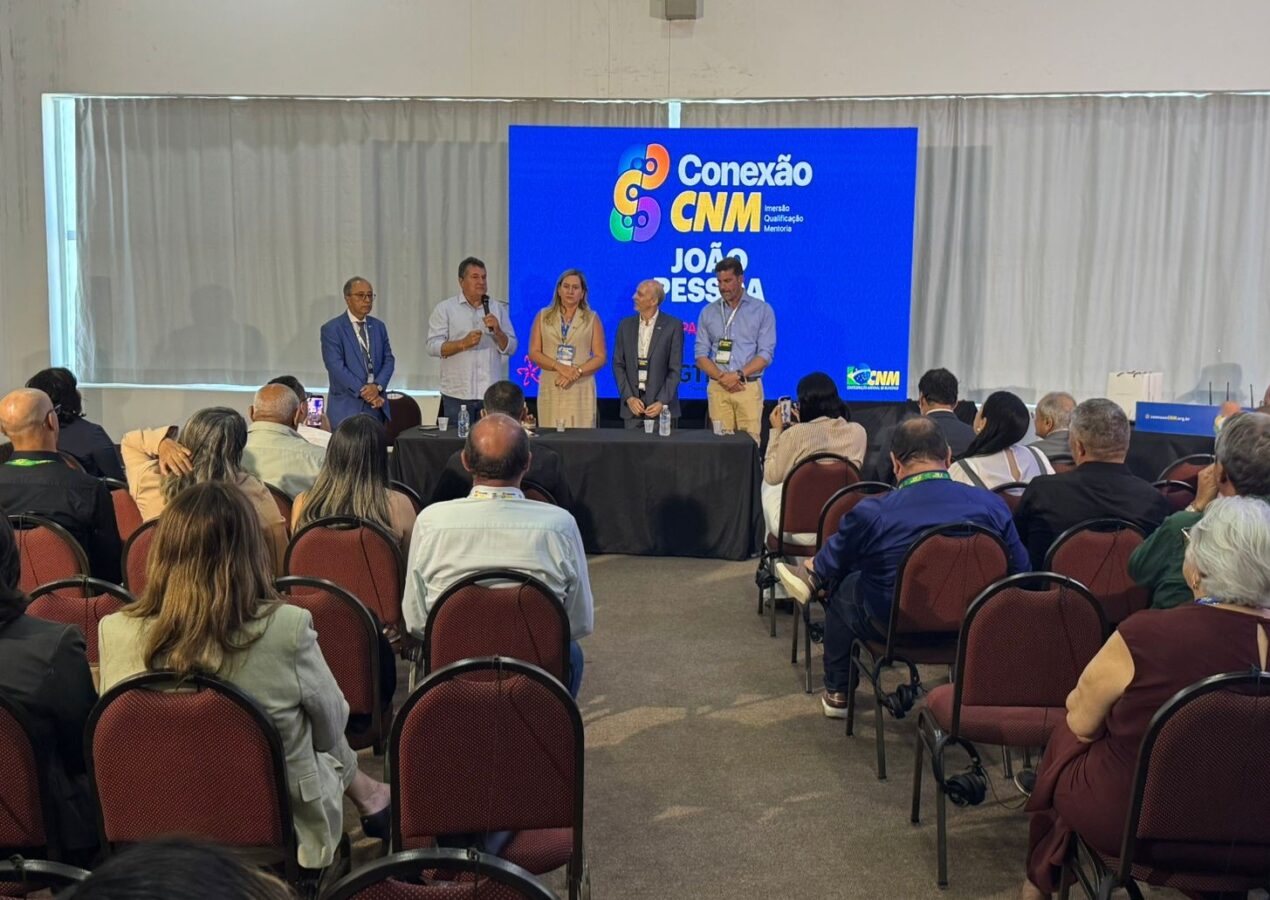 Prefeitos, secretários e servidores participam da abertura do Conexão CNM na Paraíba