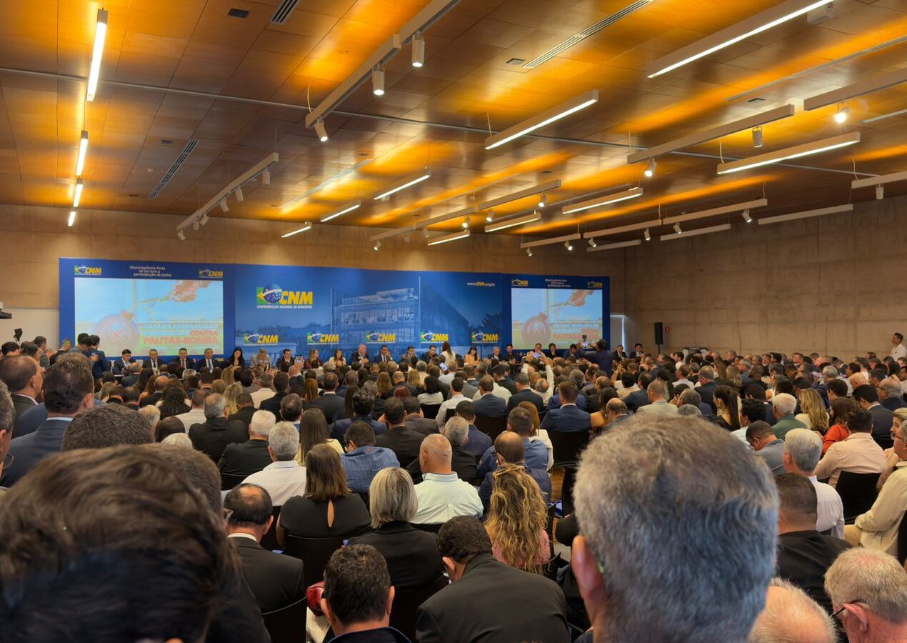 Famup participa de mobilização em Brasília contra ‘pautas-bombas’ que podem retirar R$ 270 bilhões por ano dos municípios