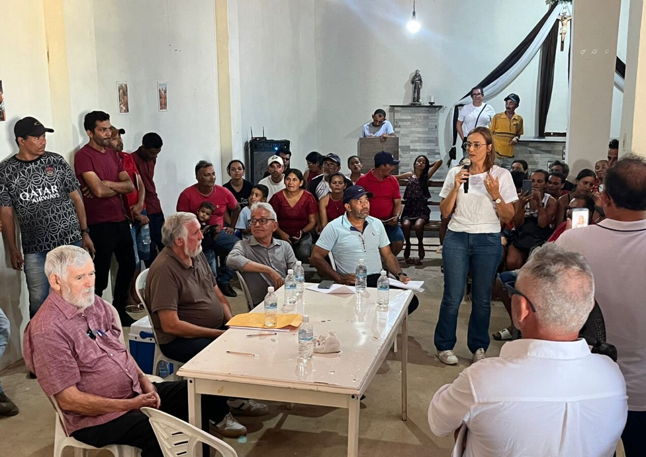 Ao lado de Luiz Couto, Ana Cláudia debate prioridades de ações e investimentos para comunidades rurais da região de Solânea