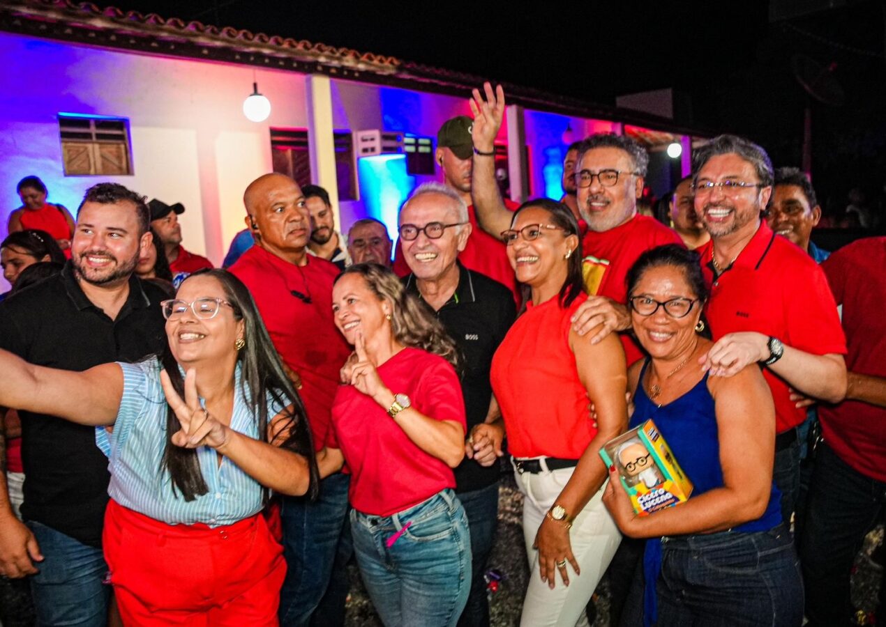 Cícero é recebido por multidão em Mogeiro em ato de adesão do prefeito Antônio Ferreira