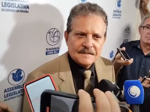 Tião Gomes alerta para suposta tentativa de cooptação de votos por advogado para vaga no TCE com uso da “mala”