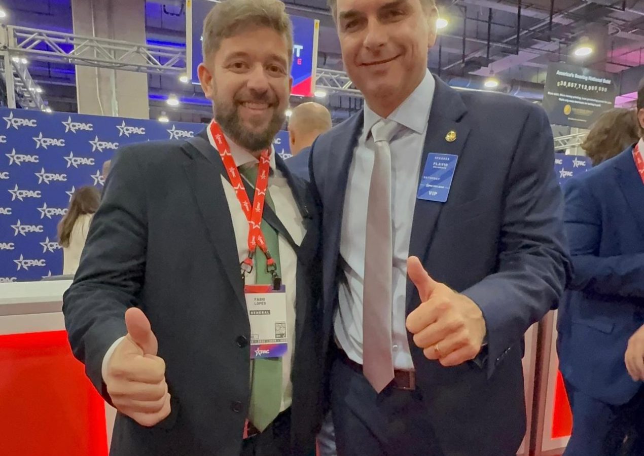 Câmara de João Pessoa aprova título de cidadania proposto por Fábio Lopes para Flávio Bolsonaro