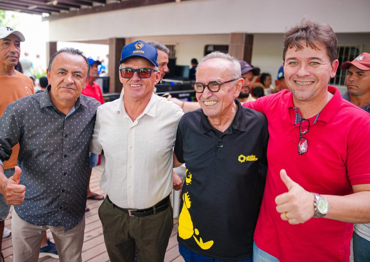 Cícero recebe apoio de ex-prefeito do Junco em festa que reuniu dezenas de lideranças em Mari