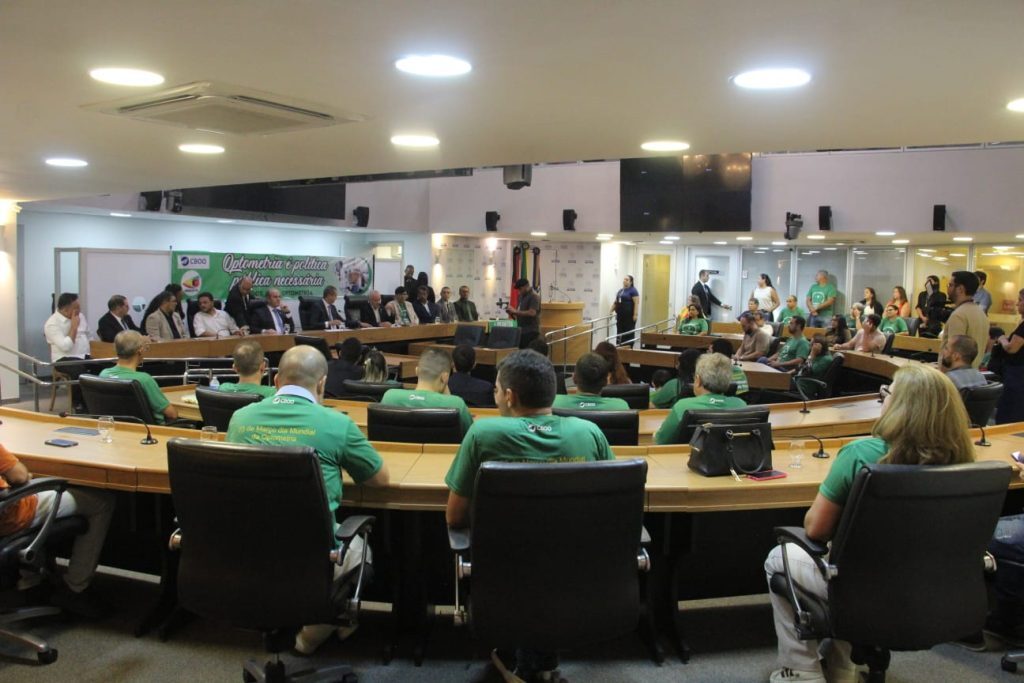 ALPB comemora Dia Mundial da Optometria durante sessão especial