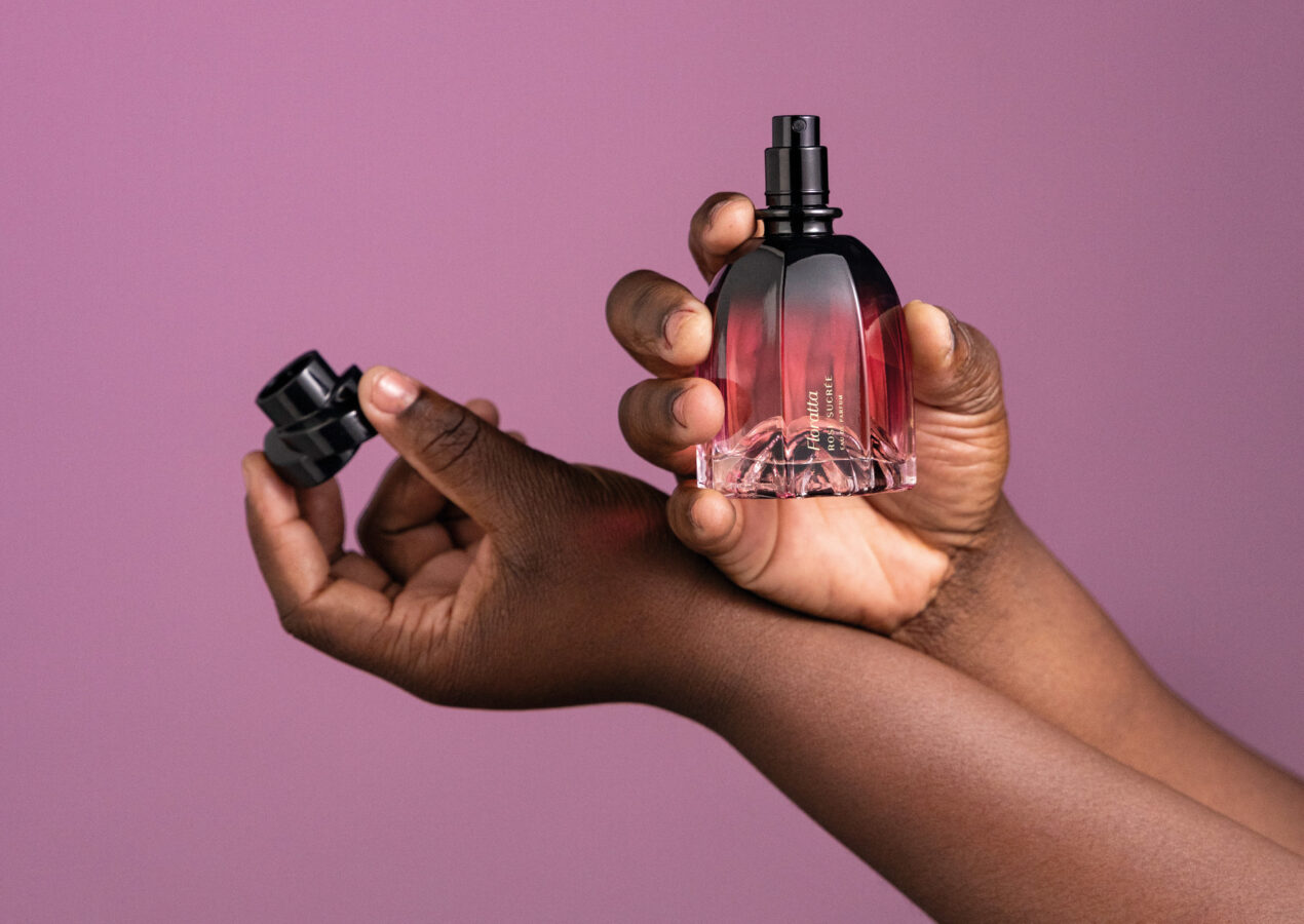 O Boticário apresenta Floratta Rose Sucrée com a potência olfativa da rosa Damascena açucarada em uma releitura da alta pâtisserie francesa