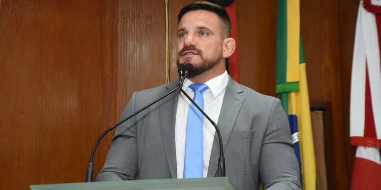 Projeto de Tarcísio Jardim obriga empresas a avisarem fim da fidelidade e proíbe renovação automática sem autorização