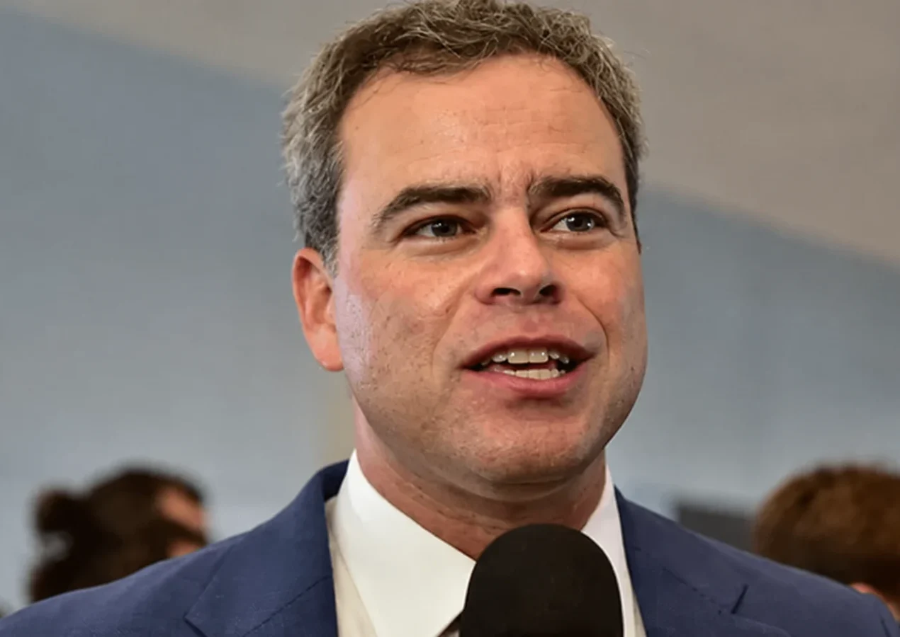 George Morais retorna à ALPB e reassume liderança da oposição