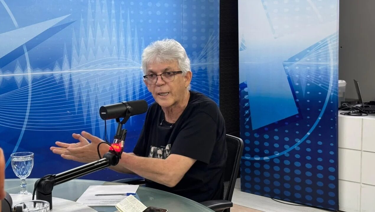 Ricardo Coutinho critica Flávio Bolsonaro e diz que Lula sai melhor de debate na Band